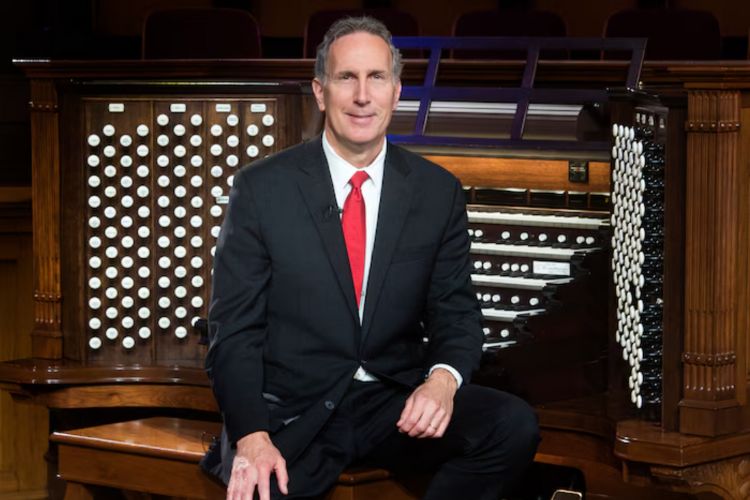 Renowned Organist Richard Elliott