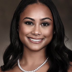 Top Ten Graduate - Zoe Elon Purdy, C'2025