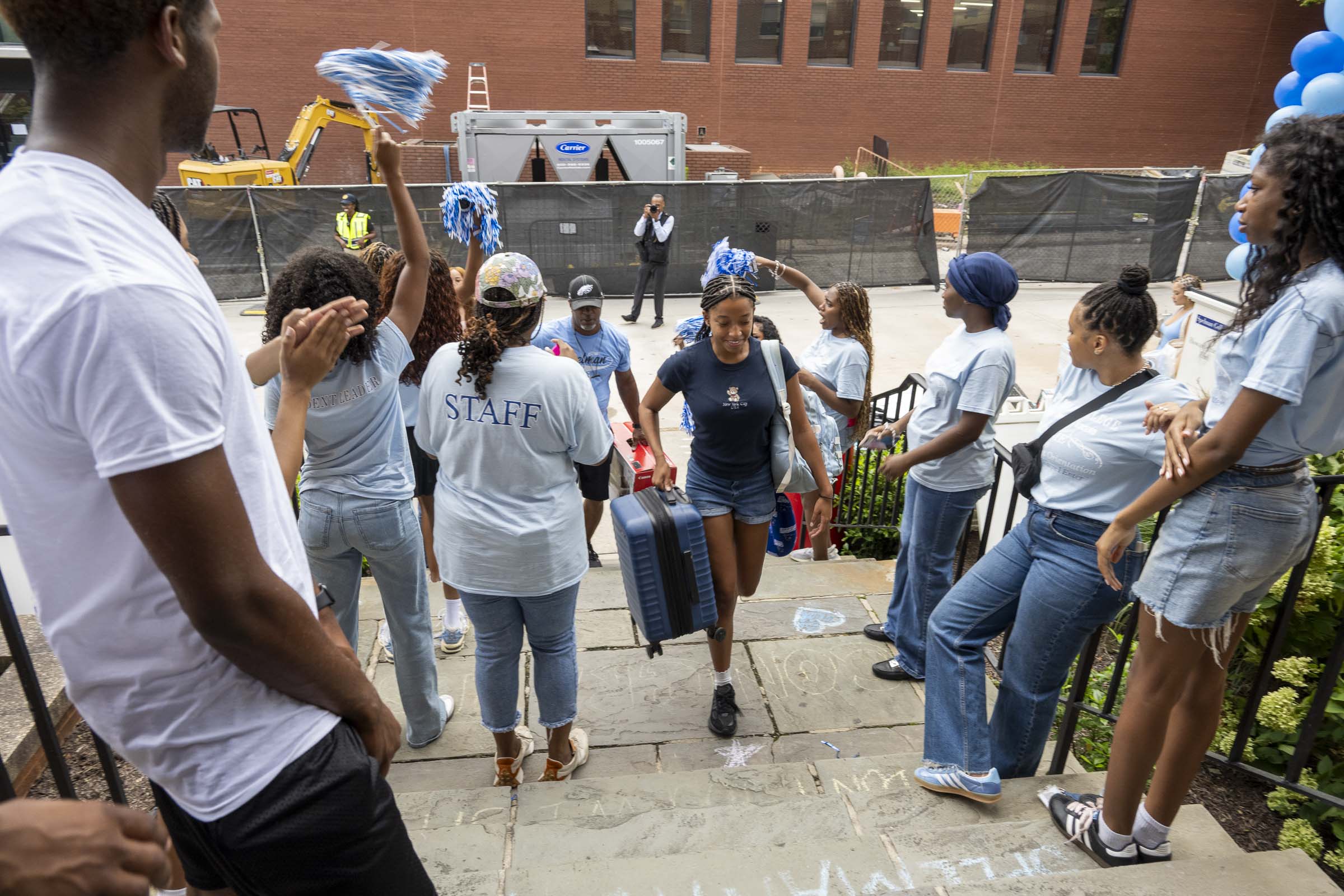 Students Move in to dorm