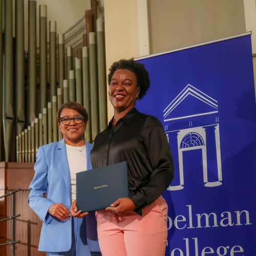Spelman Presidential Award Winner Suneye Holmes