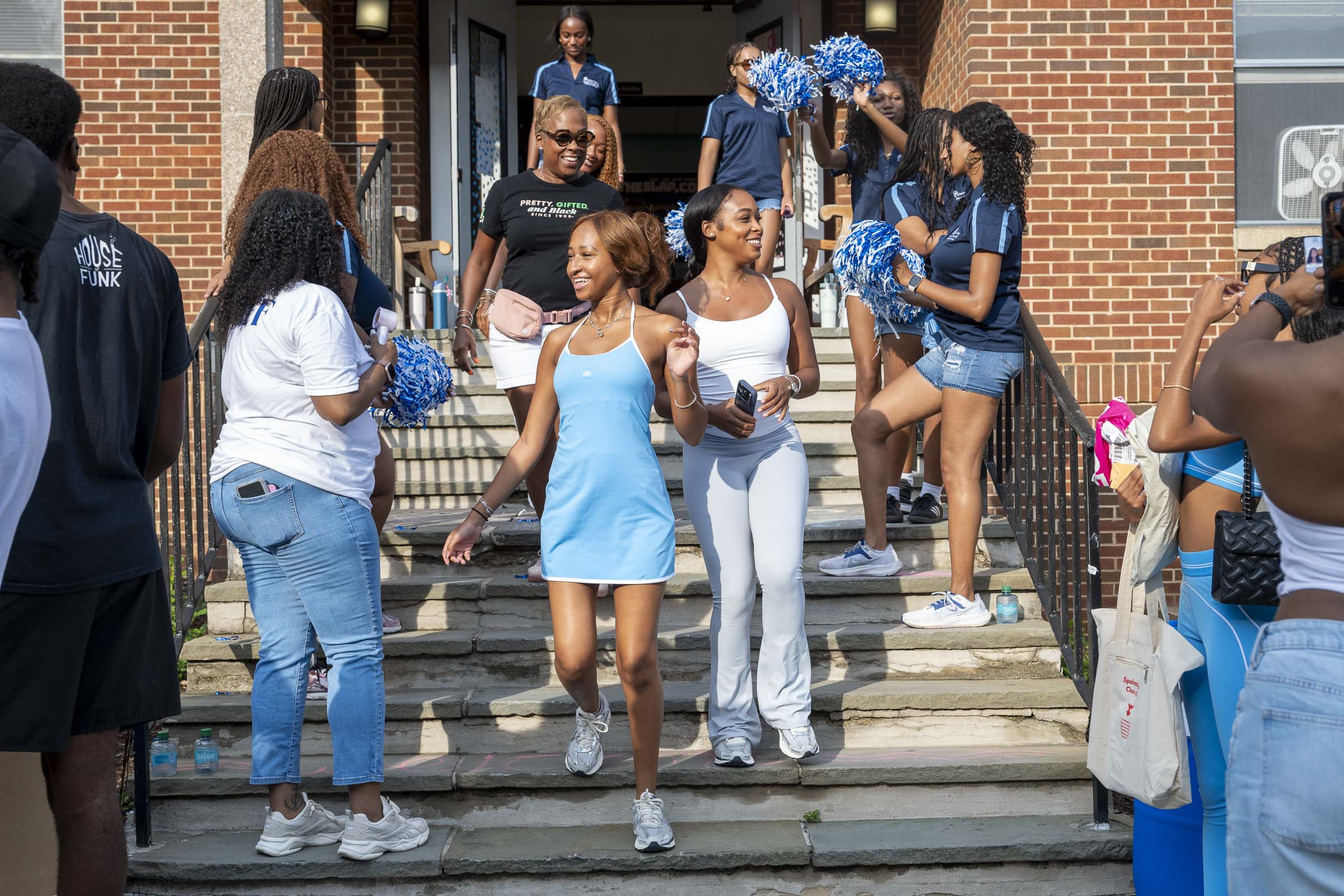 Students moving in