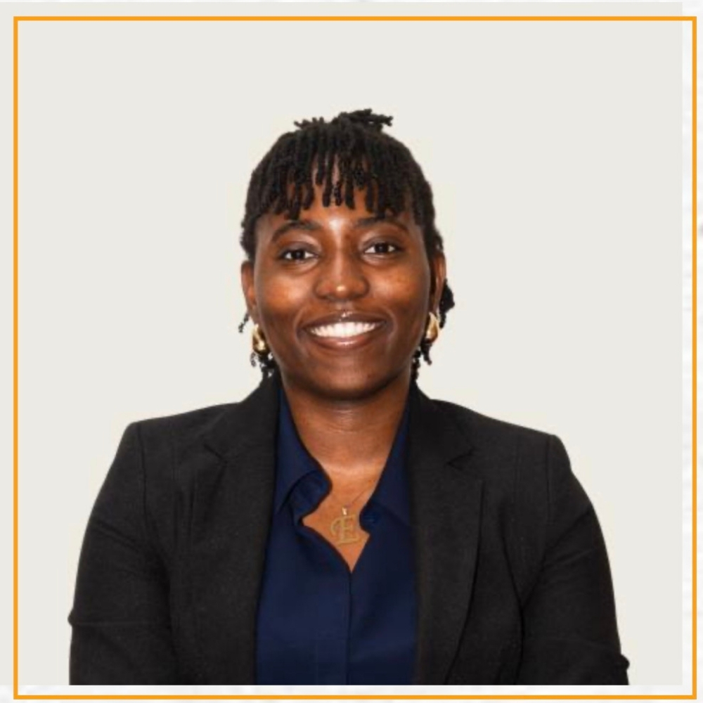 Eniola Headshot